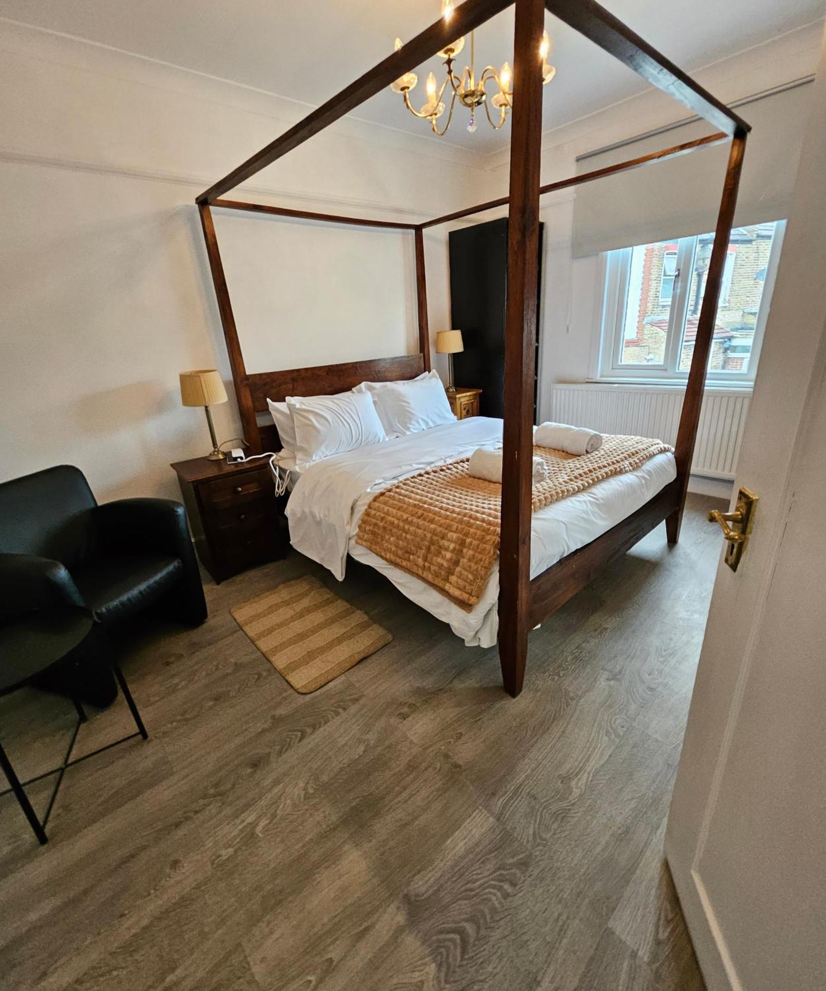 Wembley London Lovely 6 Bed House Sleeps Up To 14 Exterior photo