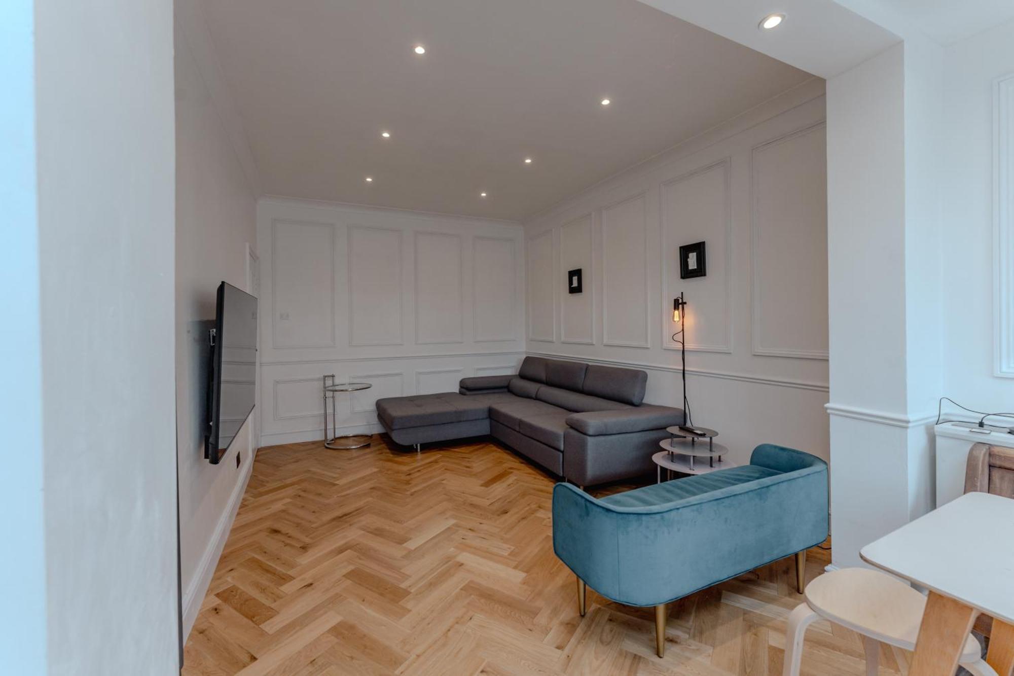 Wembley London Lovely 6 Bed House Sleeps Up To 14 Exterior photo